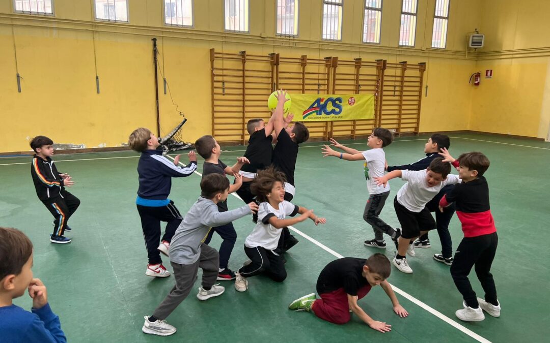 AiCS Campania guarda al rione ‘Amicizia’ e attiva “Sport di Squadra e Gioca a Scuola”